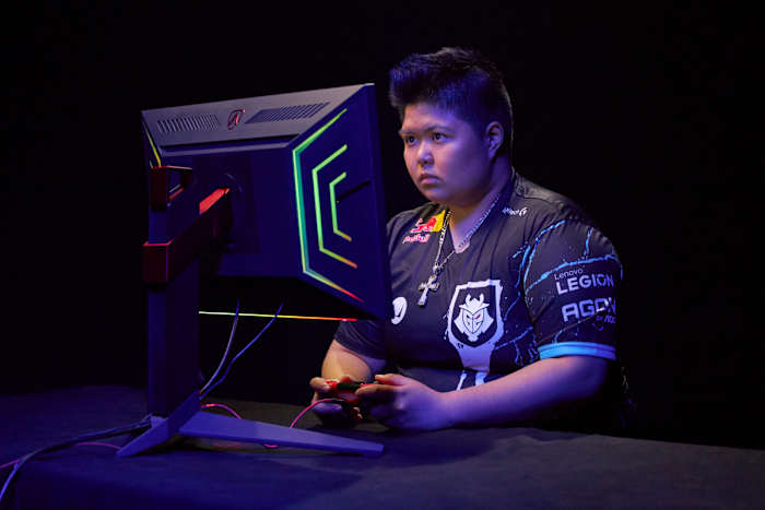 Avenger with controller